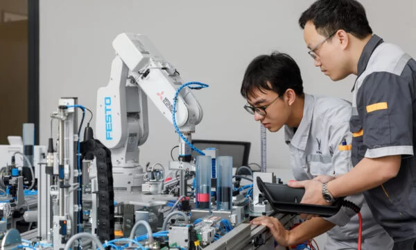 NHÓM NGHỀ THỂ CHẤT – CƠ KHÍ